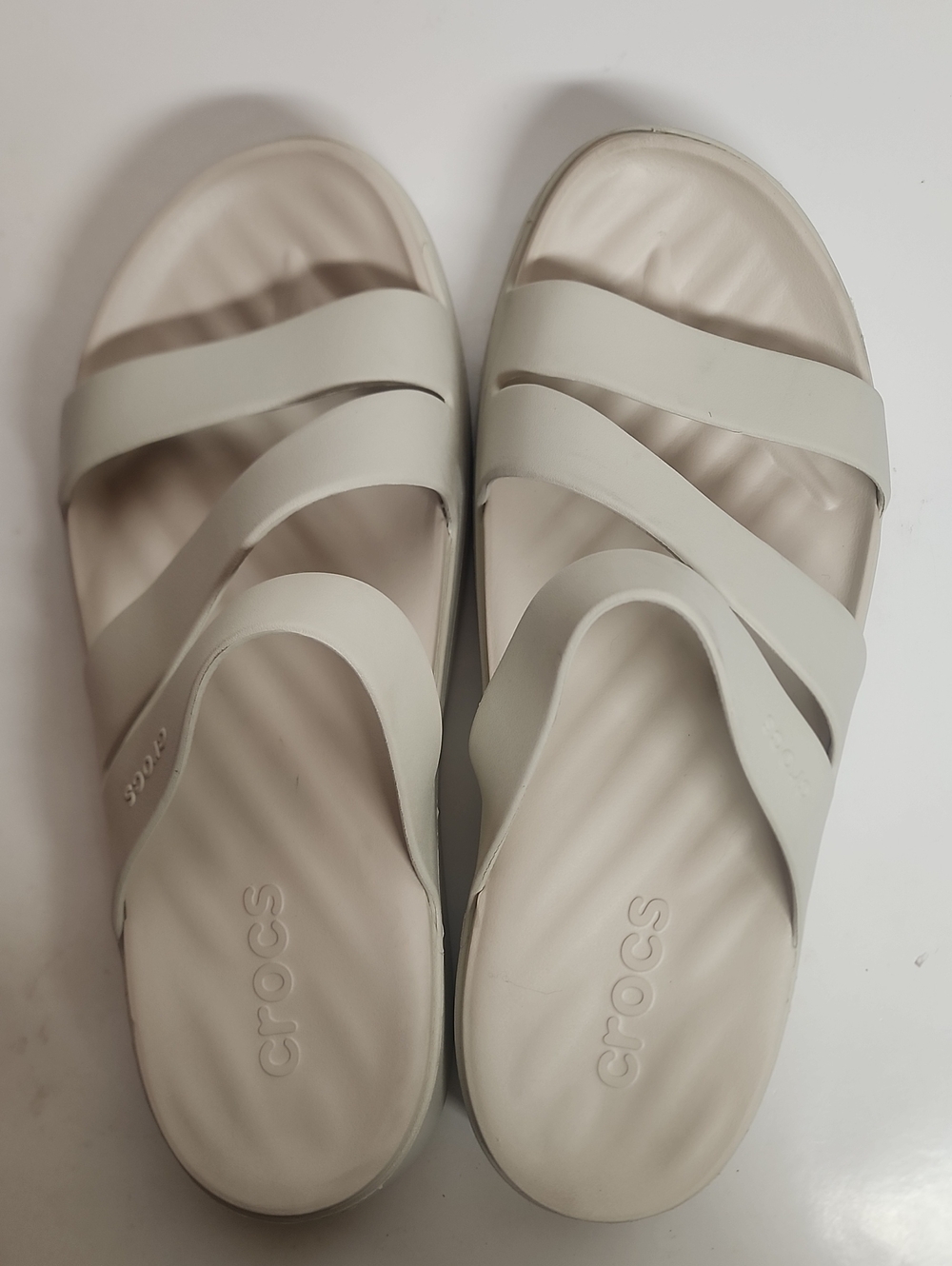 CROCS W 10 Strappy Cream Slip-on Sandals. Comfortable Summer Beach Water Park - Picture 5 of 8